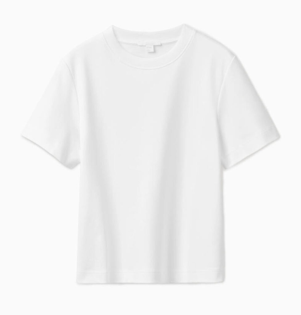 COS（コス）　ボクシーフィットヘビーウェイトTシャツ　4,500円（税込）